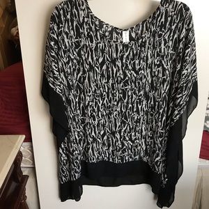 Pure Energy sheer black/white print blouse‎